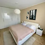 Bratislava, Lucao Family Apartment, Balcony, Free Parking, Aircondition, 8km Old Town Apartment *