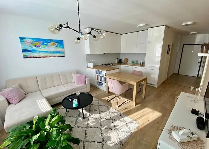 Bratislava, Lucao Family Apartment, Balcony, Free Parking, Aircondition, 8Km Old Town Апартаменты *