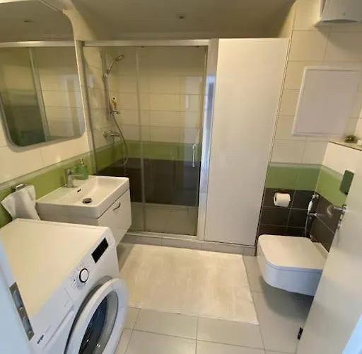 Bratislava, Lucao Family Apartment, Balcony, Free Parking, Aircondition, 8Km Old Town Bratysława