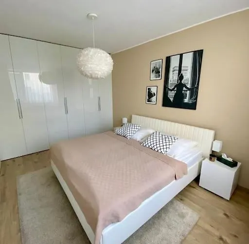 Apartament Bratislava, Lucao Family Apartment, Balcony, Free Parking, Aircondition, 8Km Old Town